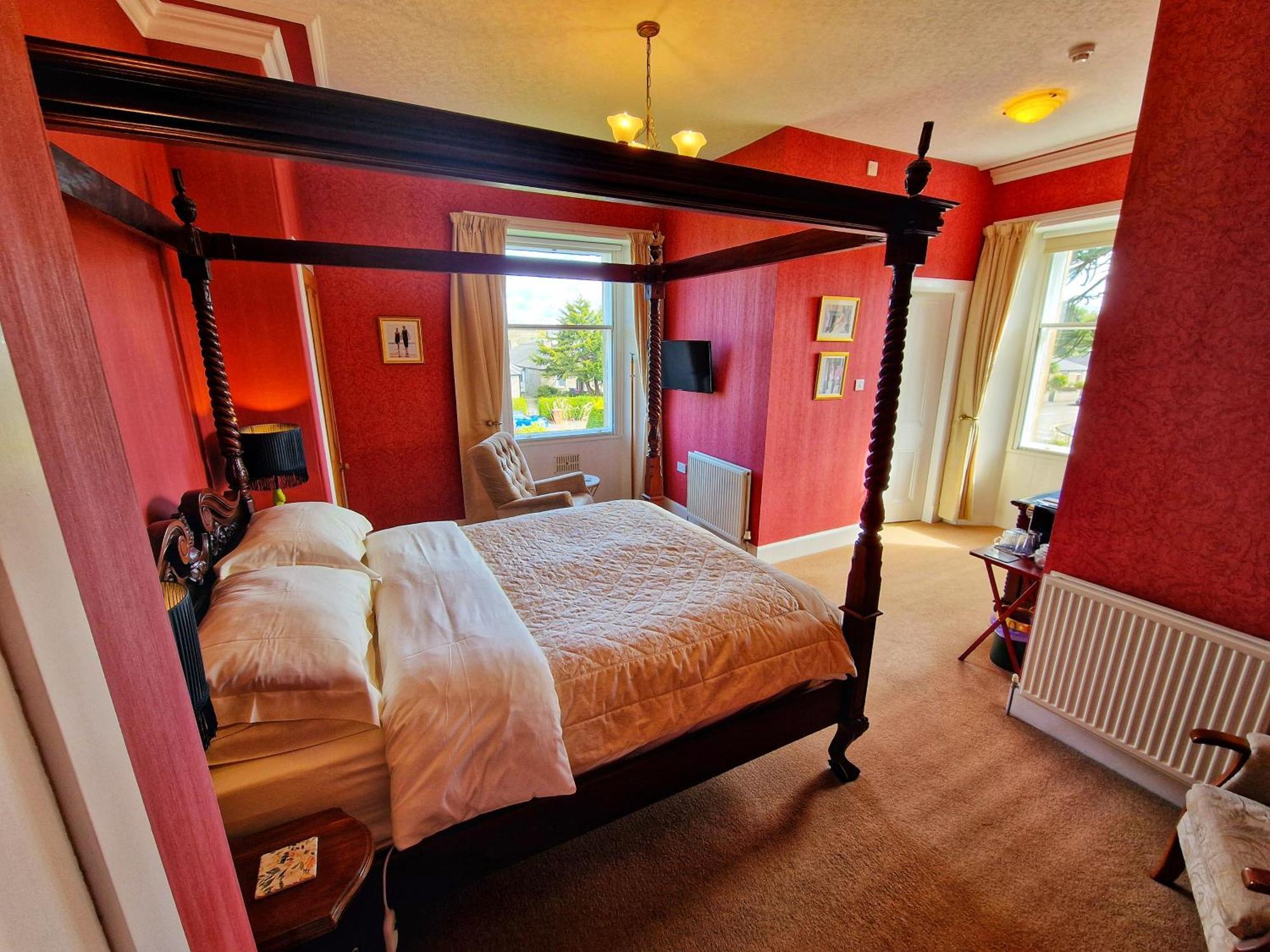 The Pines Guest House Elgin Exterior photo